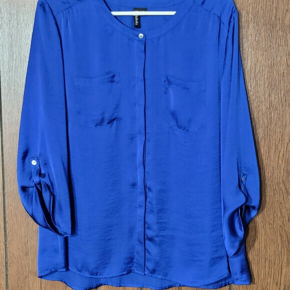 Relativity Blue 3/4 Sleeve Button-Tab Blouse - Size L, Lightweight & Stylish - Picture 3 of 11